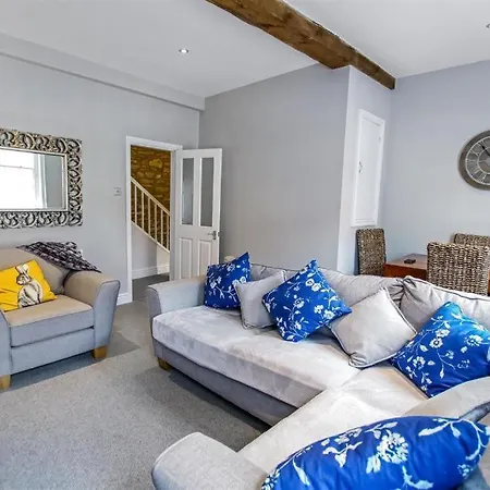 Comfy Dales Base On Market Place Of Historic Market Town Apartment