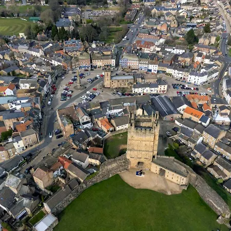 Apartment Comfy Dales Base On Market Place Of Historic Market Town *