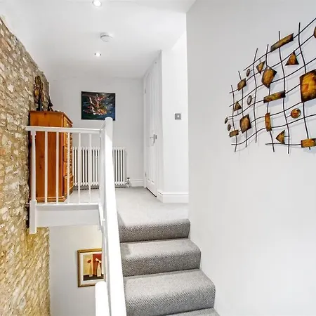 Comfy Dales Base On Market Place Of Historic Market Town Apartment *